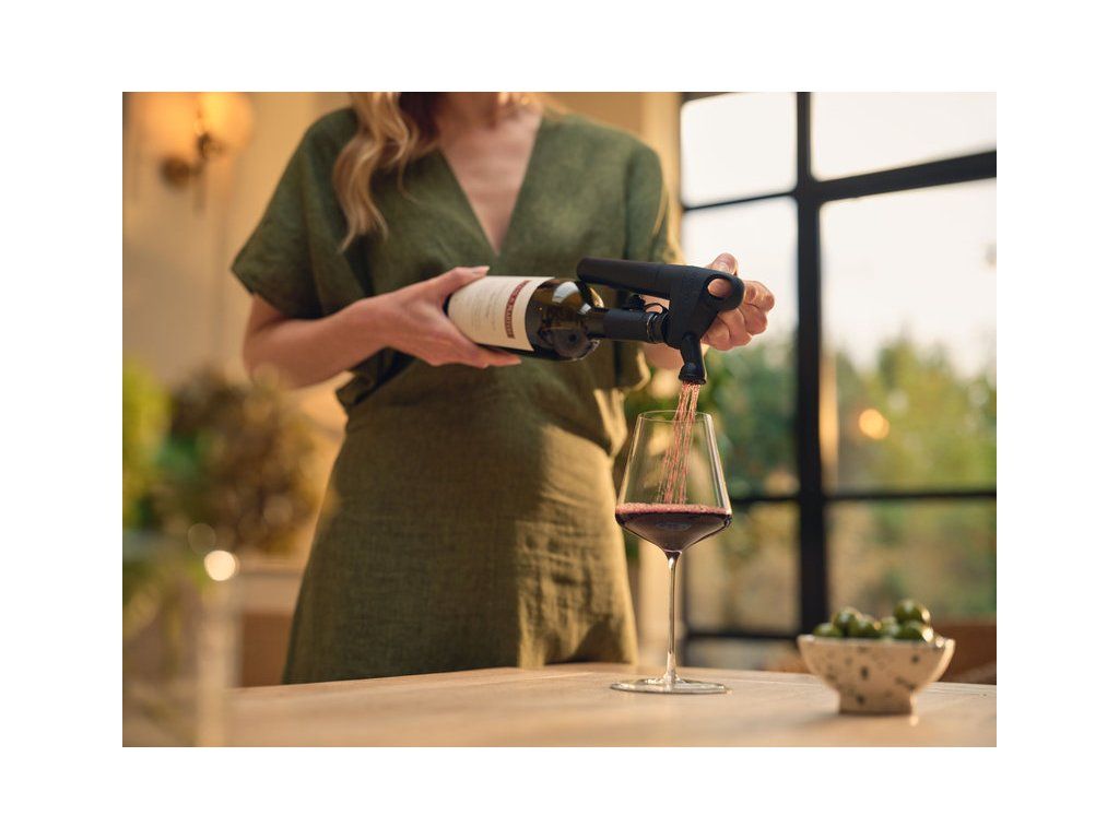 Systém pro servírování vína Coravin Pivot+